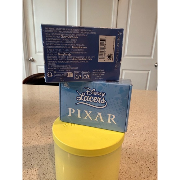 DISNEY PARKS / PIXAR SERIES 6 / LACERS SHOE BLIND MYSTERY BOX/NEW & SEALED - Picture 4 of 6